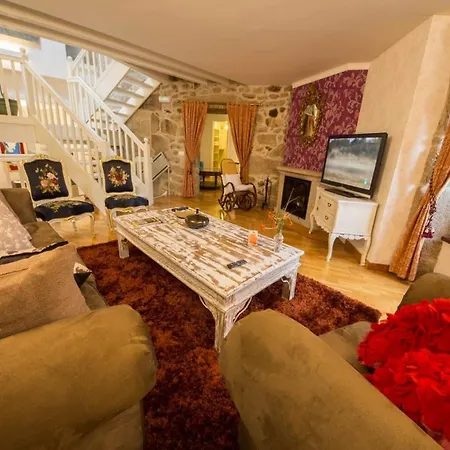 Mansion In With Private Pool And Garden