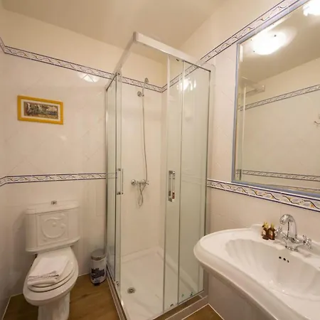 Mansion In With Private Pool And Garden