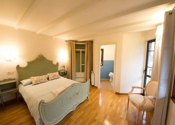 Hébergement de vacances Mansion In With Private Pool And Garden Cerdedo