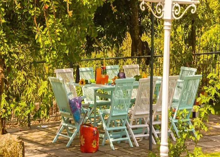 Hébergement de vacances Mansion In With Private Pool And Garden Cerdedo